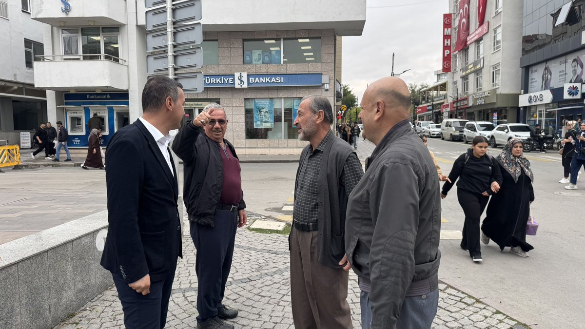 TuranYALDIR's tweet photo. Samimiyetle, muhabbetle… 
gönüllere dokunarak…
bereketle…

Aksaray Sokaklarındayız… https://t.co/ytmkrtGduZ