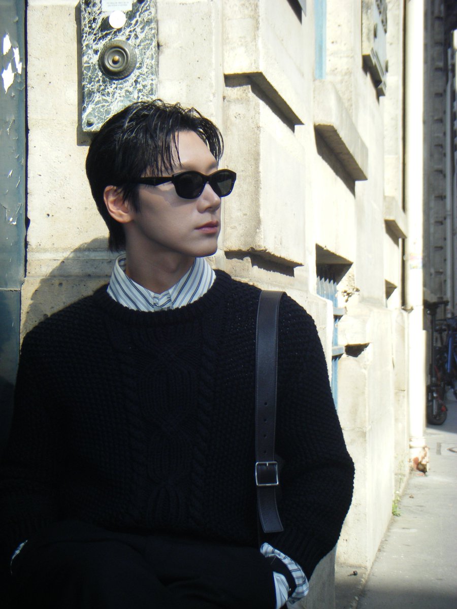 TEN_offcl's tweet photo. Sightseeing🕶️

#TEN #YSL #SaintLaurent
#TENxSaintLaurent
#TENtoParisFashionWeek https://t.co/VzizKviiUV
