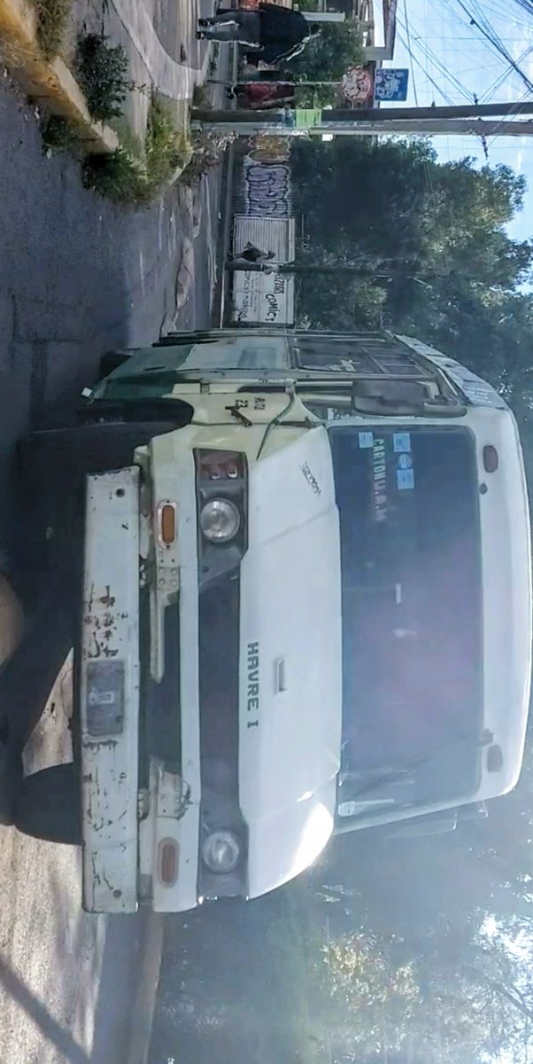 AOM1588467's tweet photo. y la inutil autoridad en @AzcapotzalcoMx ni sus luces verdad @UCS_GCDMX @SSC_CDMX @LaSEMOVI @VigimoviCDMX @MIBiciCDMX #transitogcdmx cilopista invadida https://t.co/tZeS4HOaxB