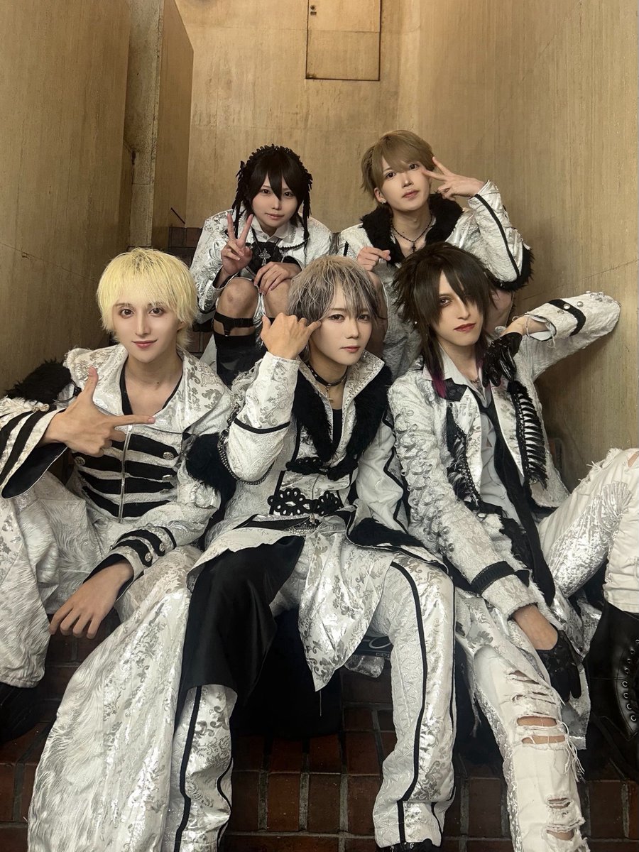 Todoroki_ksly's tweet photo. 以上俺たち
【極愛パラドックス】でした。 https://t.co/ggqC1y24oK