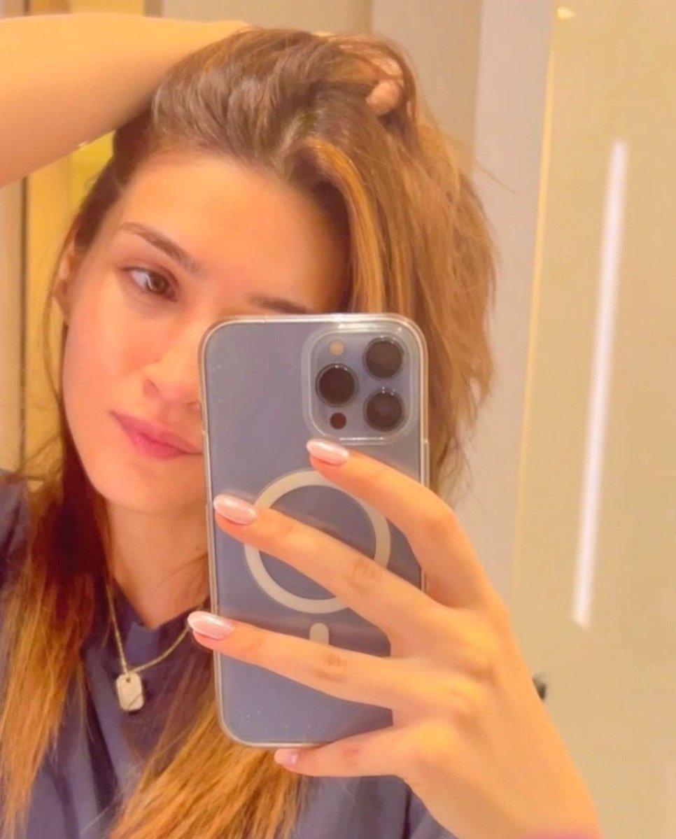KritisUniverseX's tweet photo. Hawty🌸 https://t.co/cAamNtCYNM