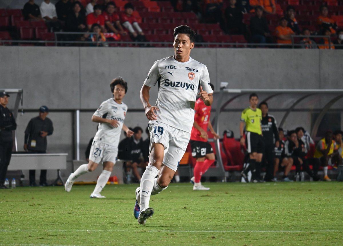shizusports's tweet photo. #清水エスパルス は #ルヴァン・カップ ２回戦で #ツエーゲン金沢 に２―０で勝利しました。前半は出足が遅く劣勢でしたが後半に #松崎快 選手が公式戦２戦連発となる先制点を挙げました。追加点を決めた復帰２戦目の #北川航也 選手は「前半ゼロで抑えたことで後半に点が生まれた」と振り返りました。 https://t.co/9CRbQBeRHA