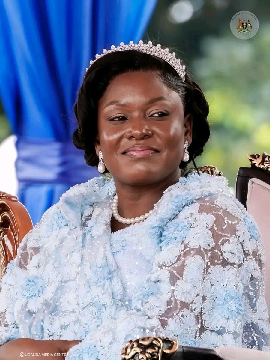 Henry74075's tweet photo. Her Majesty Queen Rebecca Amoding Rukidi (Omugo) of Uganda's Tooro Kingdom https://t.co/33LJiHIbrZ