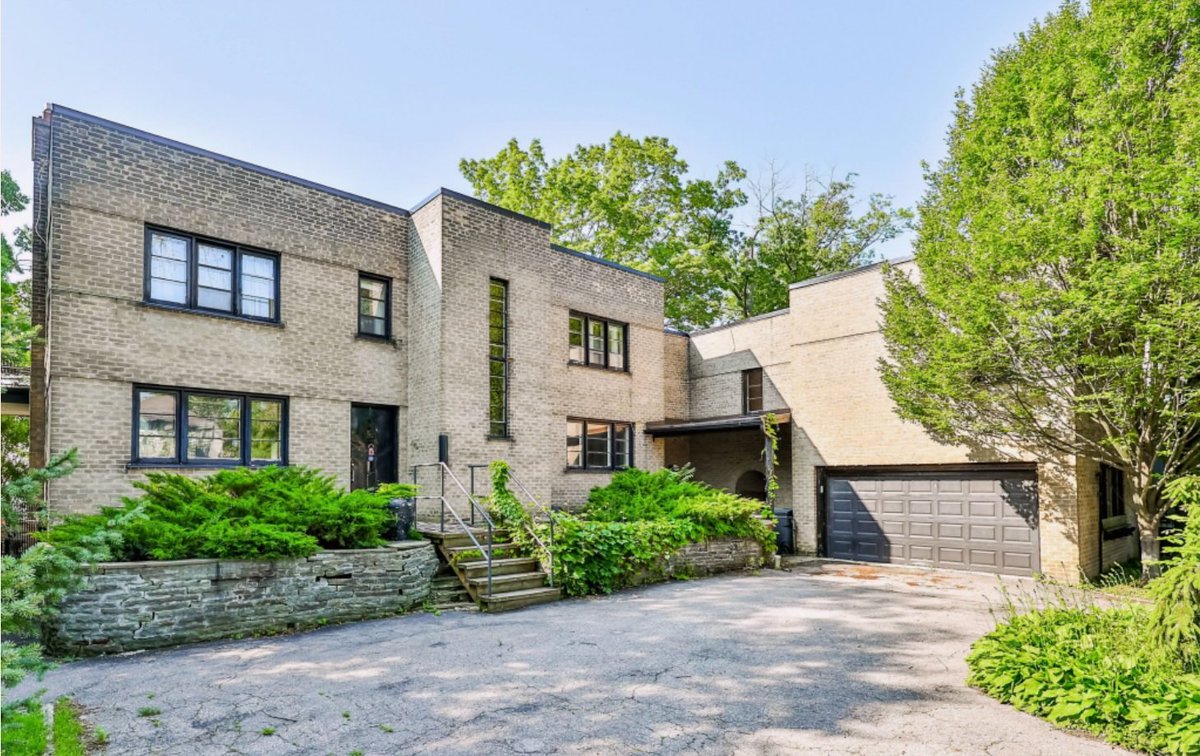PortCredit_HCD's tweet photo. HISTORIC WALKING TOUR: Sat Oct 3 @ 11am-12:30pm from 📍Adamson Estate, 850 Enola Avenue 🆓️ THEME: ~Hiawatha-on-the-Lake~ 🏘🌊 Learn about the architectural variety of this east-side #PortCredit neighbourhood, including this Art Moderne masterpiece...
🔗: https://t.co/WNMAIQdv4v https://t.co/xpXz9HTCXb