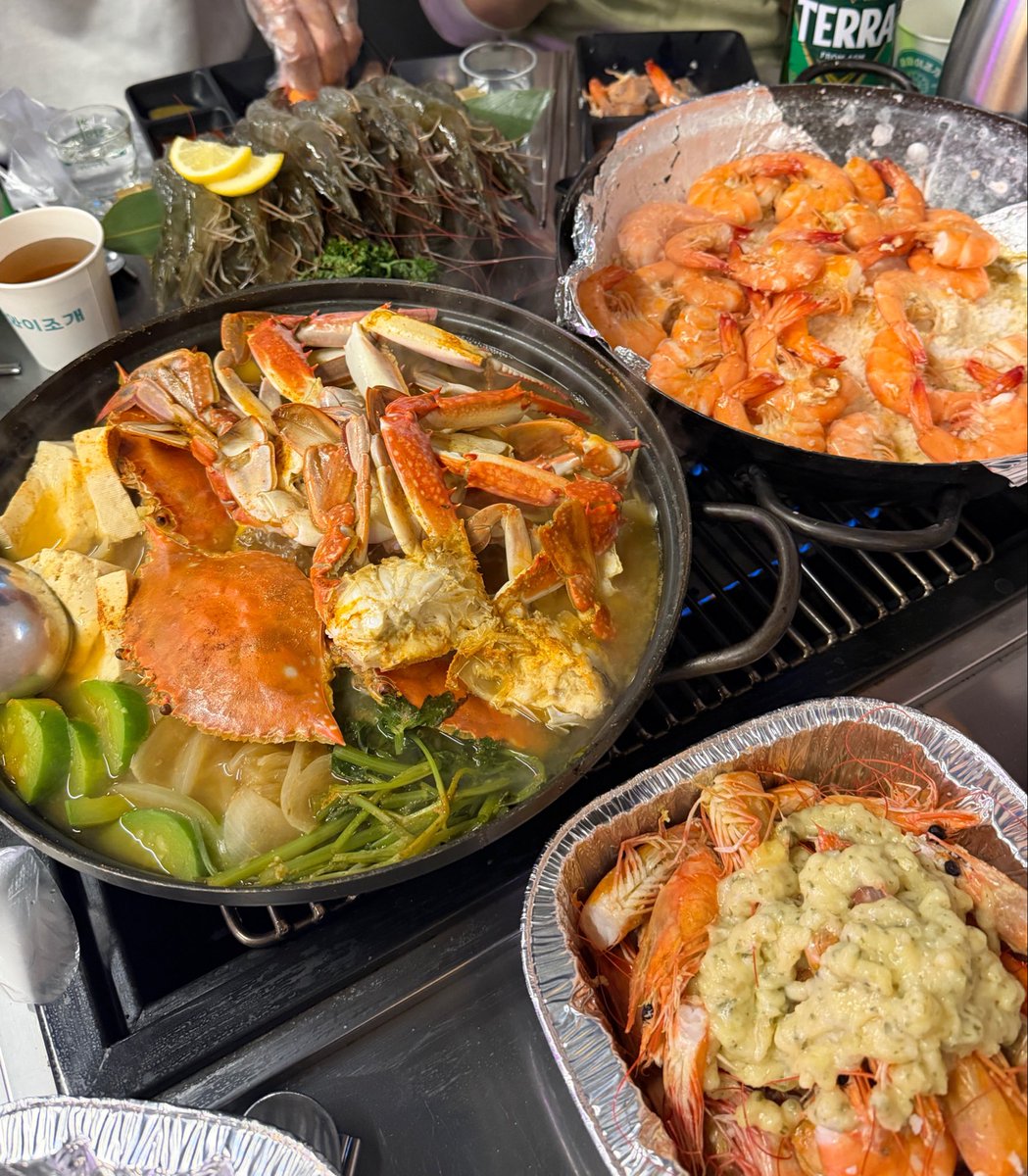 gyul_vlog's tweet photo. @orangggas 웃기게ㅜㅜ 근데 새우맛잇엇어 라면도 무제한임 https://t.co/BY2IhdiBc1