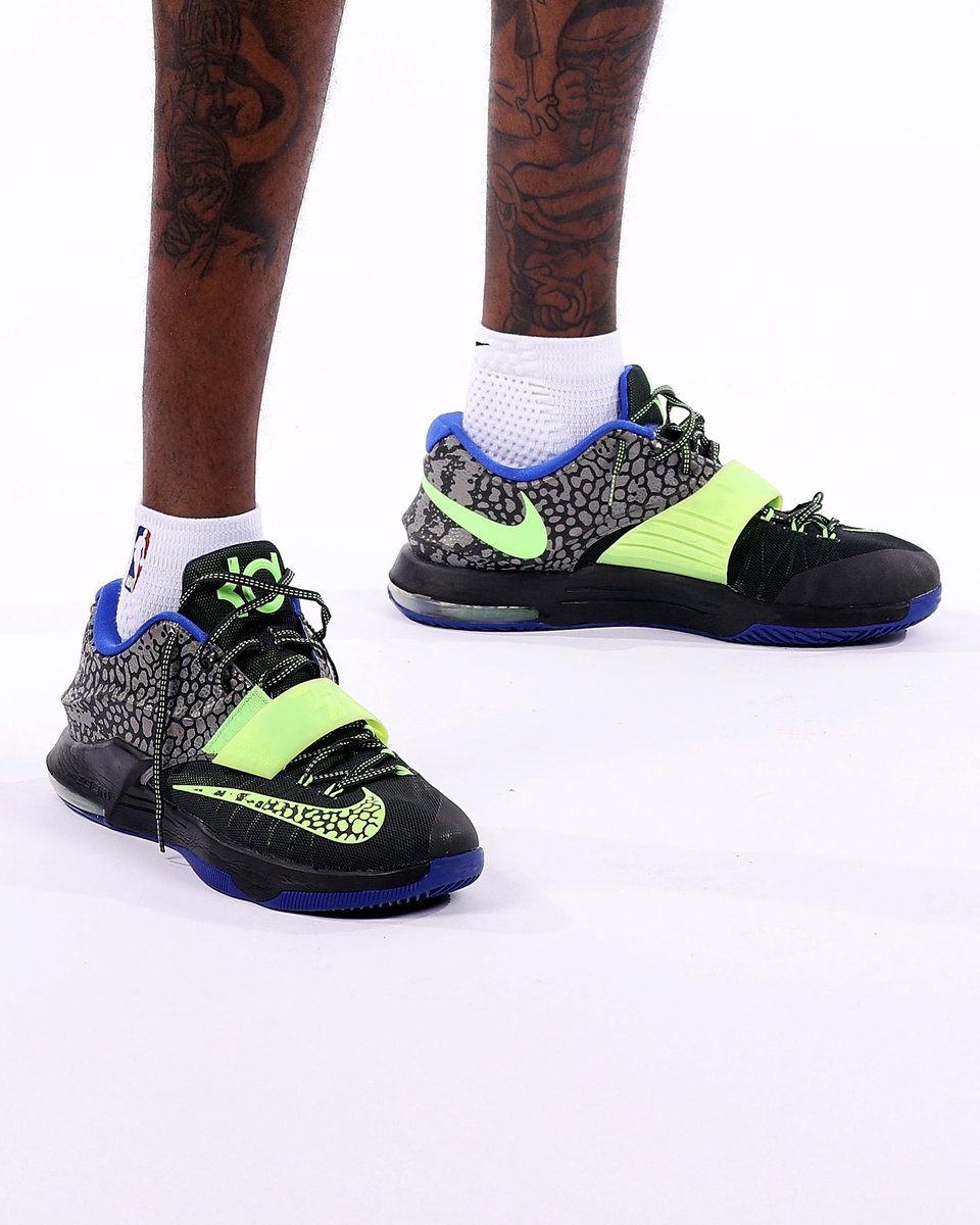 SLAMKicks's tweet photo. Restore the feeling, circa 2015 https://t.co/jHEmUQe0Rp