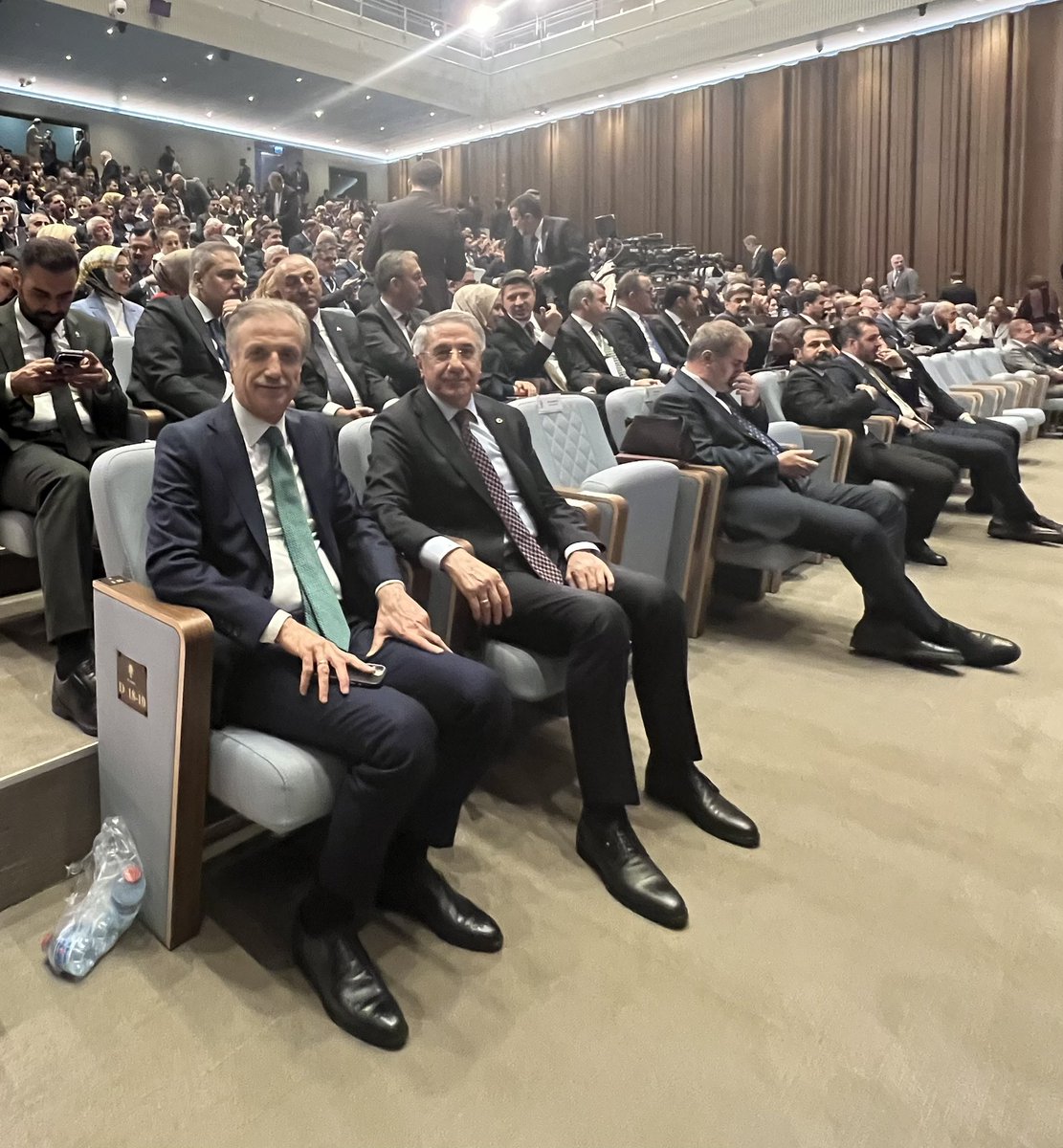 23YANILMAZ's tweet photo. 📍AK Parti Genel Merkezi

Genişletilmiş İl Başkanları Toplantısı öncesi Cumhurbaşkanımız Sayın @RTErdogan’ı bekliyoruz. https://t.co/g52fgB0lt3