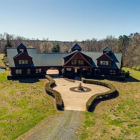 Bandastrelar's tweet photo. The criminal network Brian Shane Haigler spent seven years building was dismantled by the Secret Service in under two years.

📰 From Parish to Prison: Brian Shane Haigler’s Ponzi Scheme Preyed on North Carolina Congregation https://t.co/vODzsDD8SS