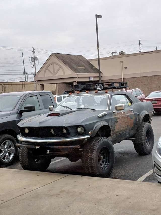 QuirkyRides's tweet photo. Parking lot find. #Quirky #Ride https://t.co/5NtgodBgxa