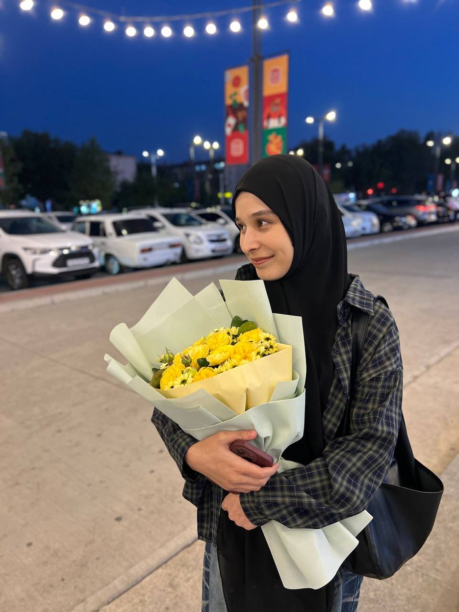 Laylo1907's tweet photo. boyfriend topvomasligim uchun qattiq harakat qilyapti Sevinch😭 https://t.co/IZrDyhxTwr