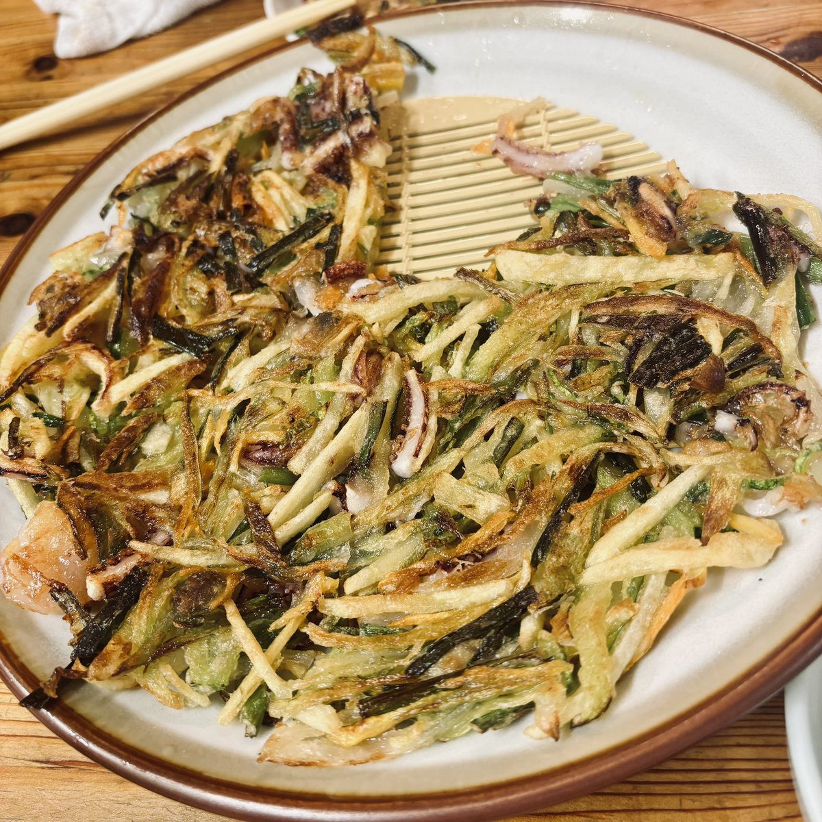 barflyfromhell's tweet photo. オレ史上一位更新。海鮮チヂミ、餃子。

自家製の野菜。キムチも美味かった。可愛らしいママさんがおられる。

小岩　イモネ https://t.co/cpTTHLmEJw