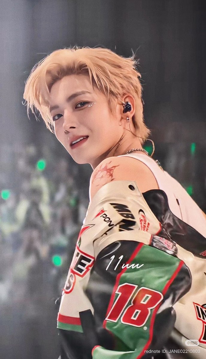 rnbnxian's tweet photo. 후명호 베이징콘 하이뎬 국제경기장인거 너무 감동되는게
밍하오가 데뷔때부터 목표로 세웠던게 난 반드시 내 고향 내 집앞에서 솔로콘서트를 열 것이다였잖아
베이징에 아레나가 차오양이랑 하이뎬 두곳있는데 거기서 본가있는 하이뎬으로 넣은거임
10년뒤 진짜로 집근처에서 솔콘개최함.......ππ https://t.co/uLjUiXkUo2