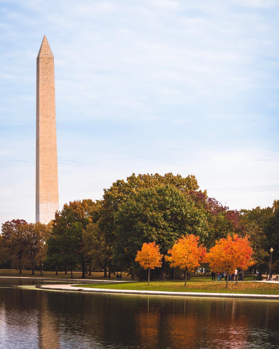 washingtondc's tweet photo. Weekend happenings (10/2-4) in #WashingtonDC ✨

🎭 Theatre Week across DC (Through 10/11)
🎧 GLOW Block Party: Diplo on PA Ave (10/3)
🏈 The Bounty Battle of the Real HU presented by @TheEventsDC at @AudiField (10/3)

🔗: https://t.co/TeaPkfPIT3

📸: danieldwinkler / IG #Only1DC https://t.co/btLT4yxrDQ