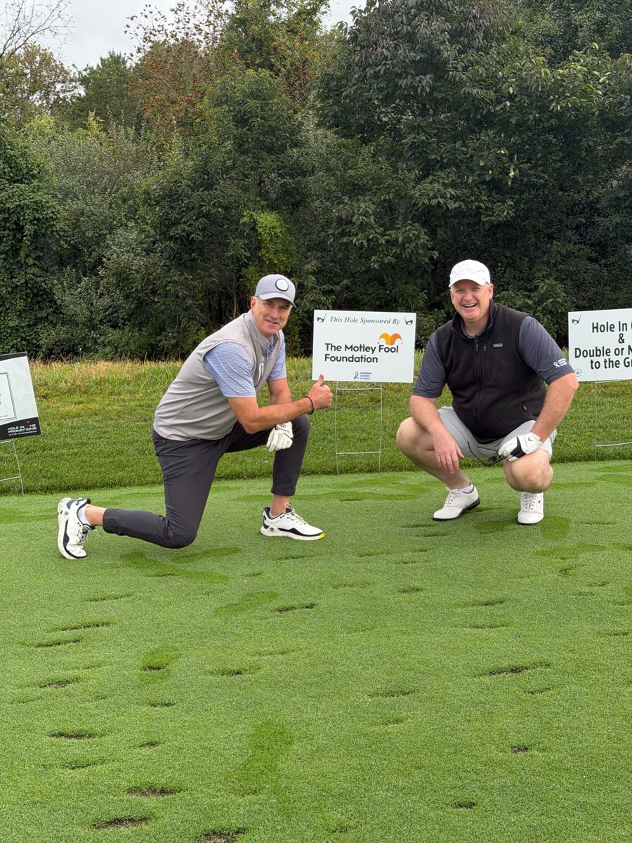 foolfoundation's tweet photo. From guitar riffs to golf swings. 🎸⛳

Today, George Khalaf joined Funding the Future at a local high school, while Clam Lorenz and Sean Milliken represented the Fool Community Foundation on the links.

Different settings, same mission: making financial education more accessible https://t.co/xAhezt488a