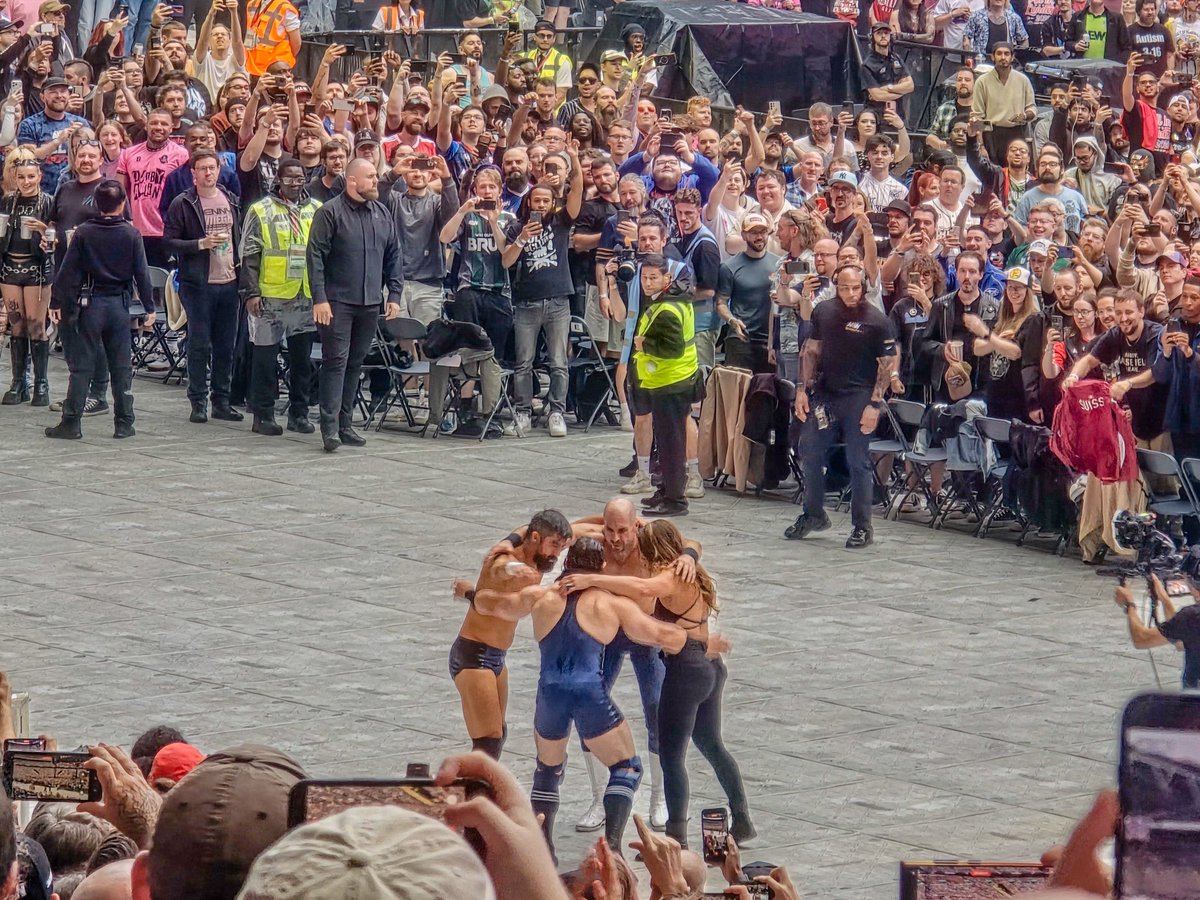 tomdon09's tweet photo. @MarinaShafir @BASTARDPAC @WheelerYuta @ClaudioCSRO @AEW #Deathriders #pac #bastard 
#wembley #aew 
The Death riders will always live on was Pac https://t.co/3U0znjmeuy