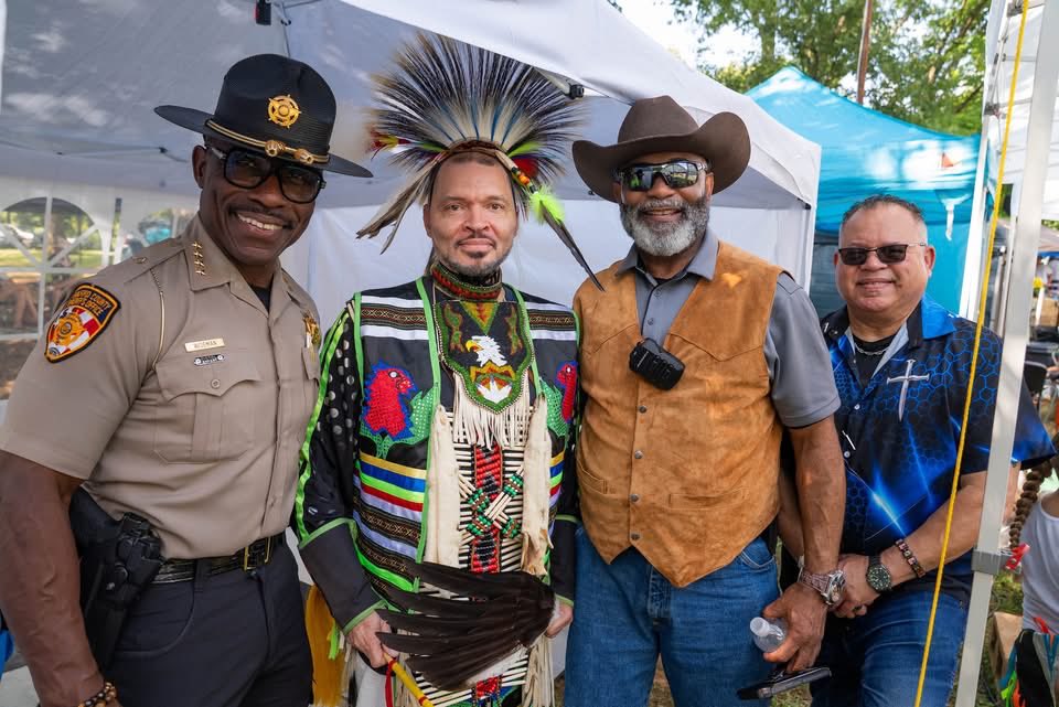 gcsoffice's tweet photo. We had a wonderful time at the Guilford Native American Association's 49th Annual Pow Wow. Thank you for welcoming us and giving us the opportunity to experience and celebrate Native American culture and tradition!

#TeamGuilford #GCSO https://t.co/wy1dhQ7onS