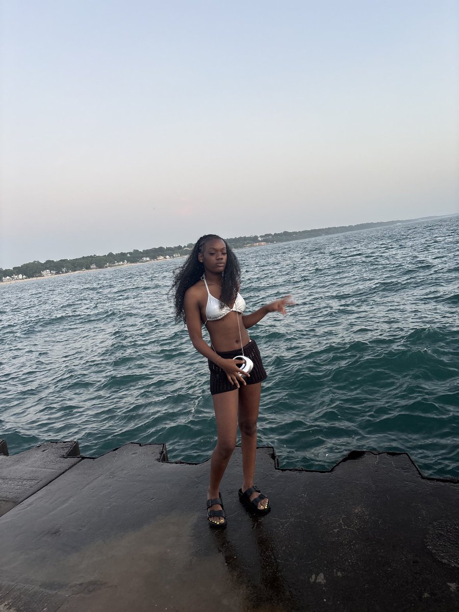 keyonilashaii's tweet photo. #thebaddest #skinnynpetite👸🏾 #likeme https://t.co/P9ATeWO7j5