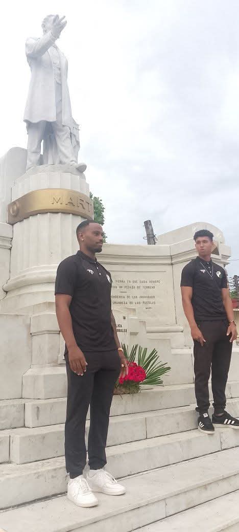 GuaneInder's tweet photo. #InderGuane 
En el simbólico parque José Martí de la ciudad de #PinardelRio se realiza en la mañana de hoy el abanderamiento del equipo de béisbol de Vegueros de Pinar del Río para la 65 SNB y presidido por 
-Yamile Ramos Cordero Primera secretaria del Comité Provincial. https://t.co/bwT7Tz7pZv