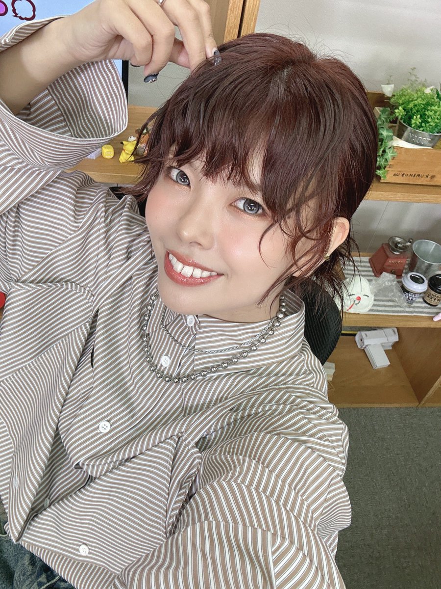 ware_mugamuchu's tweet photo. 前髪あそぶの珍しいゆえ。
自撮り多めの我。

我のお仕事にたくさん触れてくださっているのを感じて、今月も感謝が止まりませんでした！服も好きすぎるな！
#われゆめ https://t.co/S2heGGiI2p