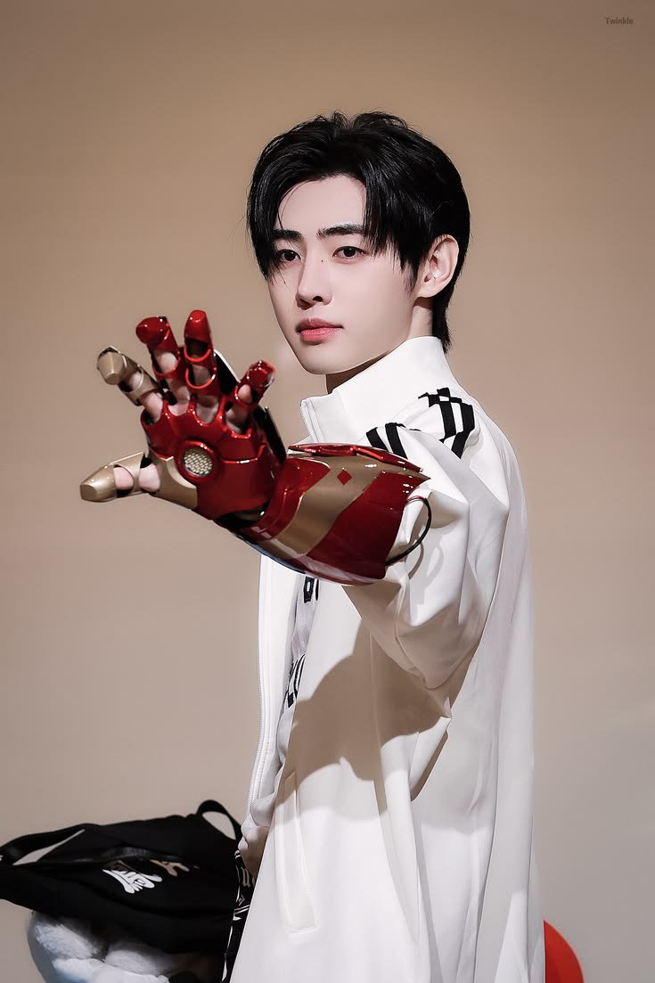 shsenor's tweet photo. My man is the most handsome avenger to ever exist in Marvel uni https://t.co/hW4pYVlQ7a
