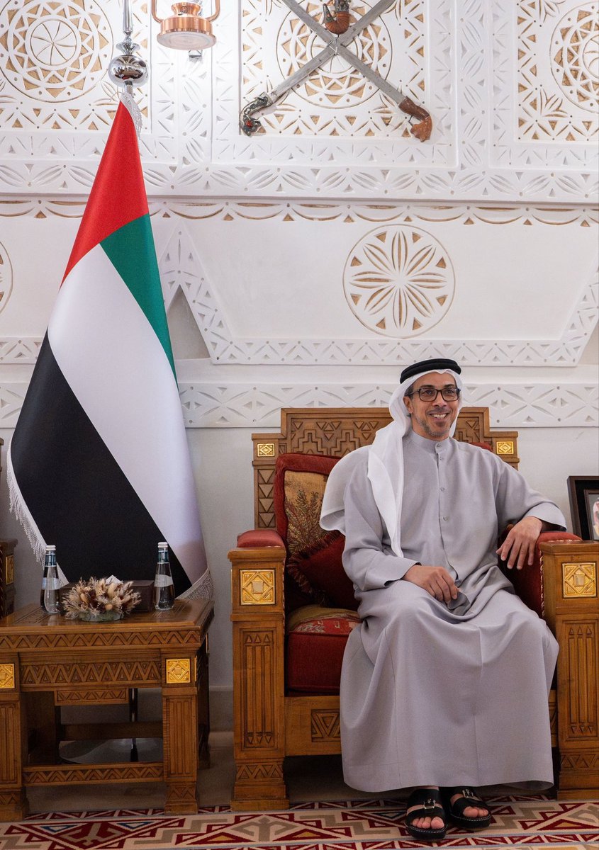 uae_parza's tweet photo. وقت الشدايد مالها الا عيال زايد 🇦🇪🤍 https://t.co/Z0xFcKuDFm