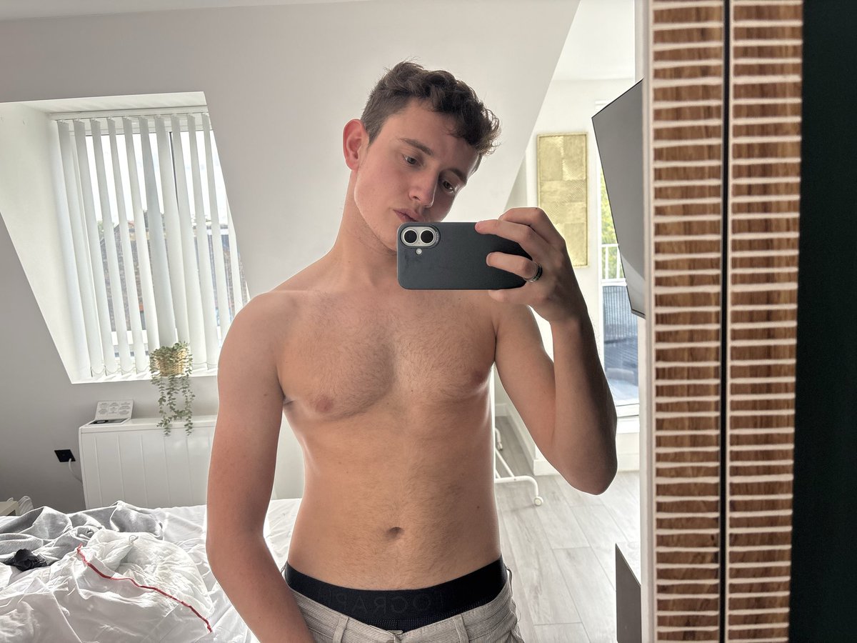 JoshCalsnn's tweet photo. Hey Twitter #gay #gayuk https://t.co/YPSSCBstwd