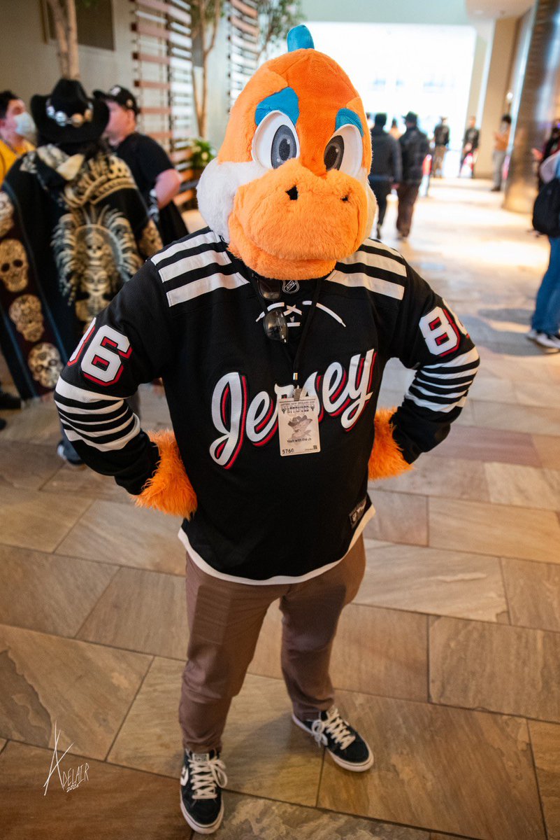 drewskitheyosh's tweet photo. HAPPY HOCKEY SEASON YALL

📸: @adelair_ https://t.co/nLRx19B9AJ