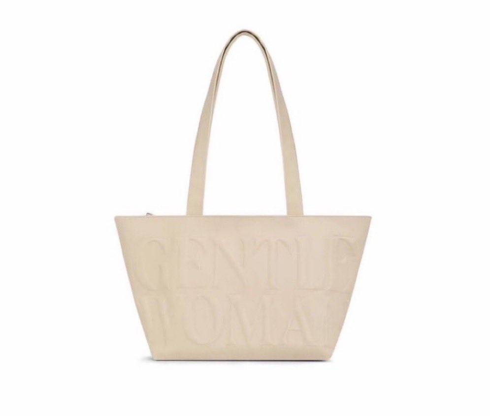 mormorhw's tweet photo. ส่งต่อ Gentlewoman  Daily Shoulder Bag 
สี cream ส่งต่อ 1,400บาท พร้อมโอนลดได้
เคยใช้งาน 1 ครั้ง ขอดูรูปกระเป๋าได้คับ 
แถมถุงผ้ากับถุงกระดาษคับ 💖  ไม่มีตำหนิ
#ส่งต่อgentlewoman #gentlewoman #ส่งต่อกระเป๋า https://t.co/B7Q3oguiH9