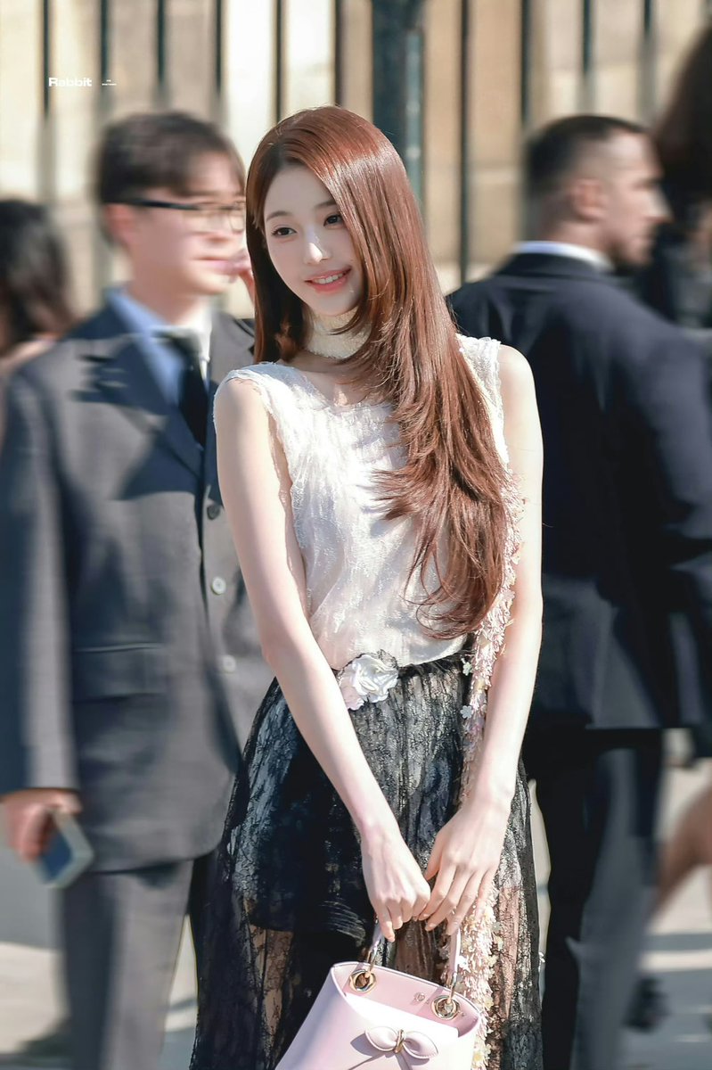 Vanish77ing's tweet photo. Wonyoung’s magnificent charm dominates Dior PFW.

WONYOUNG IN DIOR
#WonyoungDiorSummer27
#JANGWONYOUNG
#WONYOUNG
#DiorSummer27 @Dior https://t.co/7LKST9bPXF