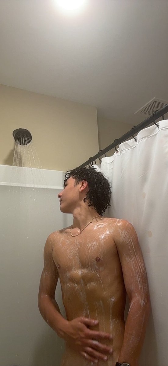 NicoRazeXO's tweet photo. squeaky clean 🧼 

#findom #mlm #twink #shower https://t.co/XDOQZXPgOR