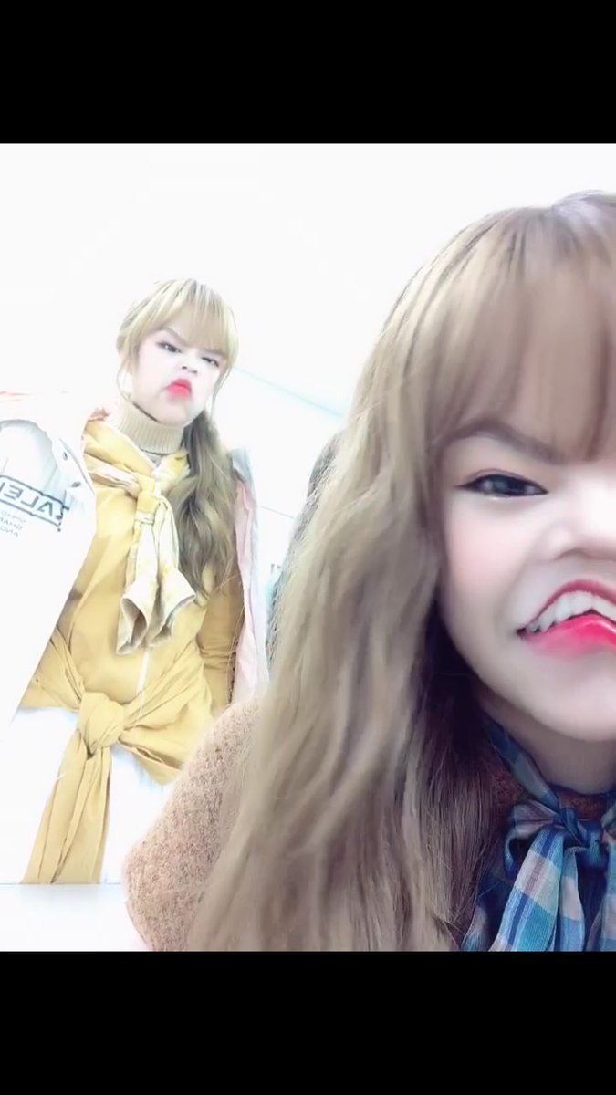 LQ_JYR's tweet photo. zo__glasss 인스타 스토리 #조유리 https://t.co/msDQmFhFTK