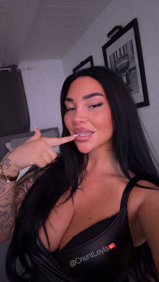 OrientLeyla's tweet photo. Naa, ist dein Lohn schon da?😈✨ https://t.co/nX6V9YxIi1