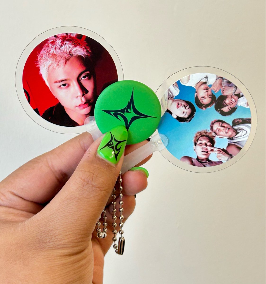 Er_tosc's tweet photo. FREEBIES 𝐓𝐇𝐄 𝐑𝐄𝐃𝐋𝐈𝐍𝐄 𝐈𝐍 𝐉𝐀𝐊𝐀𝐑𝐓𝐀 🏎️
For all Johfam and nctzen 💚

Help rt pls 🫶🏻

🗓️ 3rd Oct, 2026
📍 Indonesia Arena
⏰ time &amp; loc TBA

Find me and just tepok my pundak pelan2 🙋‍♀️

#NCT127 #THE_REDLINE #NCT127_5TH_NEOCITY_THE_REDLINE_JAKARTA #JOHNNY https://t.co/32Jig0w0Nz