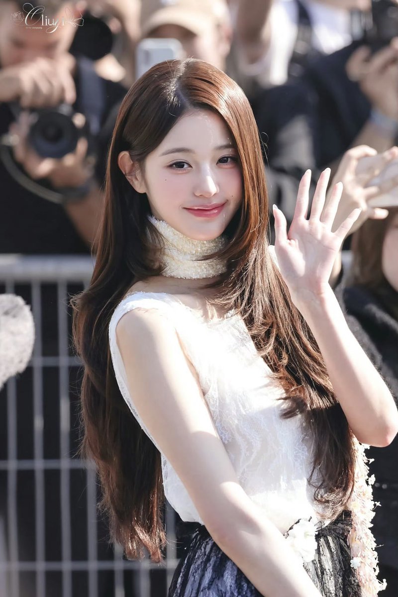 Vanish77ing's tweet photo. Wonyoung’s exquisite look mesmerizes Dior’s Paris.

WONYOUNG IN DIOR
#WonyoungDiorSummer27
#JANGWONYOUNG
#WONYOUNG
#DiorSummer27 @Dior https://t.co/NutR8pCPBG