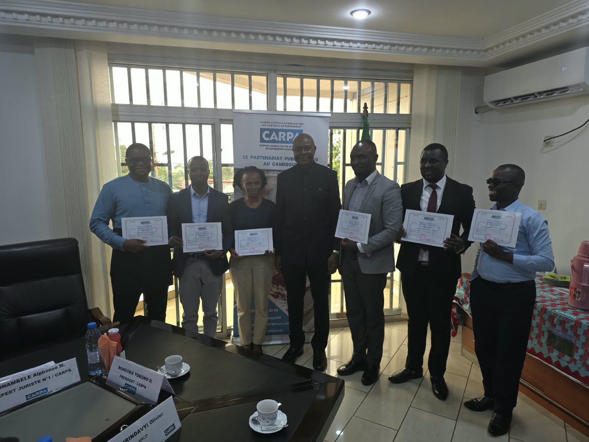 ARCP_PPPUnit's tweet photo. Un grand pas vers la réussite des Partenariats Public - Privé PPP au Burundi. 

5 cadres de l'ARCP viennent d’être certifiés par la Maison Internationale de certification APMG basée à Londres, comme des professionnels des PPP ayant de connaissances internationales uniformes. https://t.co/UlJ35Xtyb7