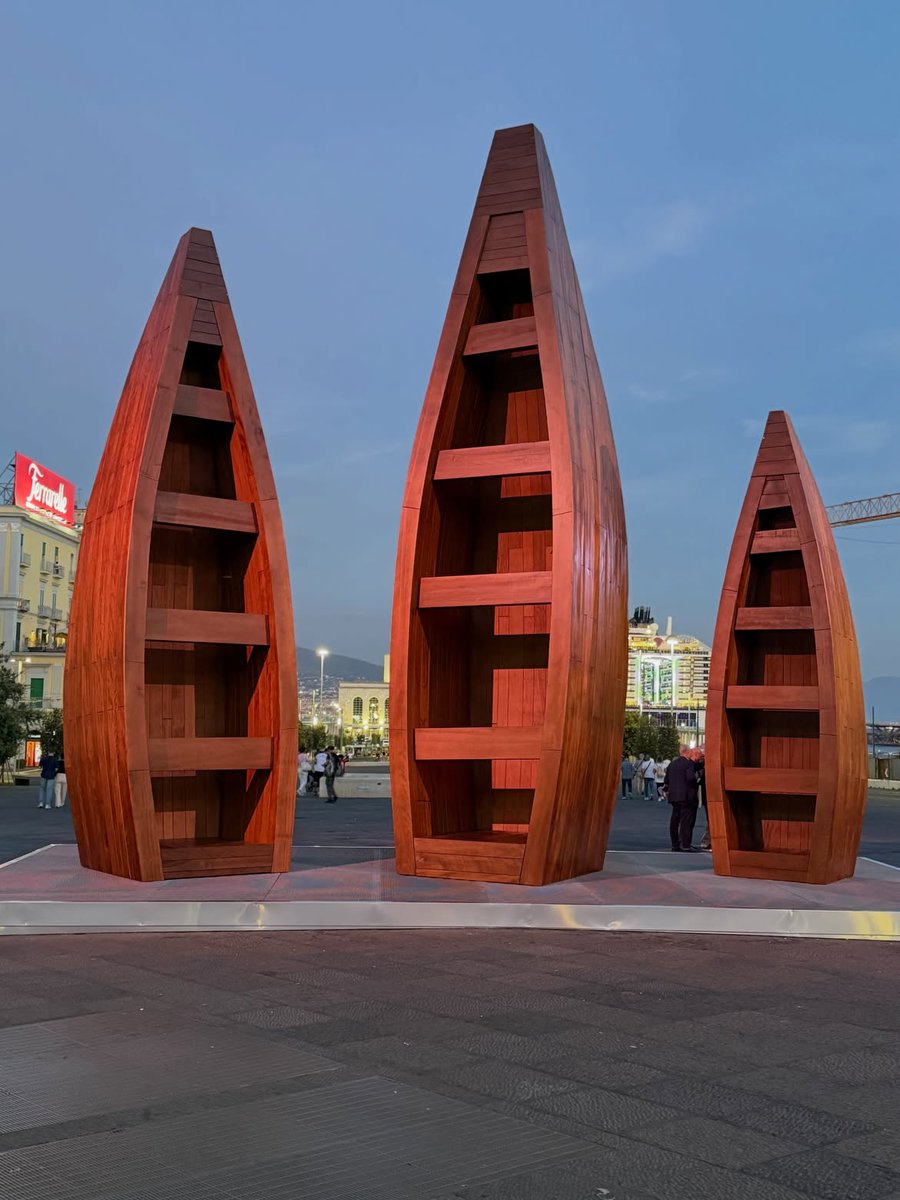 africanscolumn's tweet photo. Ibrahim Mahama’s ‘Voyageur’ Plants Three Ghanaian Boats in the Heart of Naples

Click the link to read more on Africans Column -https://t.co/z4s1VDOdqR https://t.co/7BjM5FVjAy