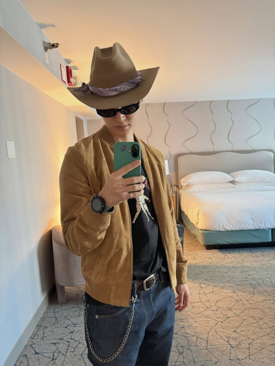 jaebeoym's tweet photo. Chicago. https://t.co/AqE0Dmue88