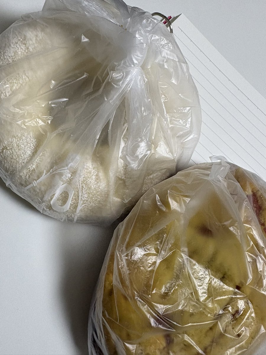 3mee__'s tweet photo. 대전인의 특권
성심당 빵 먹으면서 공부 가능 https://t.co/dhdOClyNNj