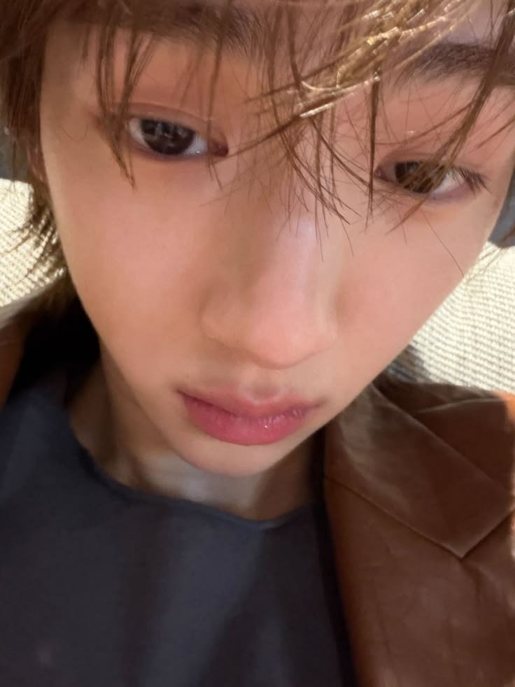 belovedkeju's tweet photo. juara satu selca rewel kucing imut https://t.co/1E52D08hDG
