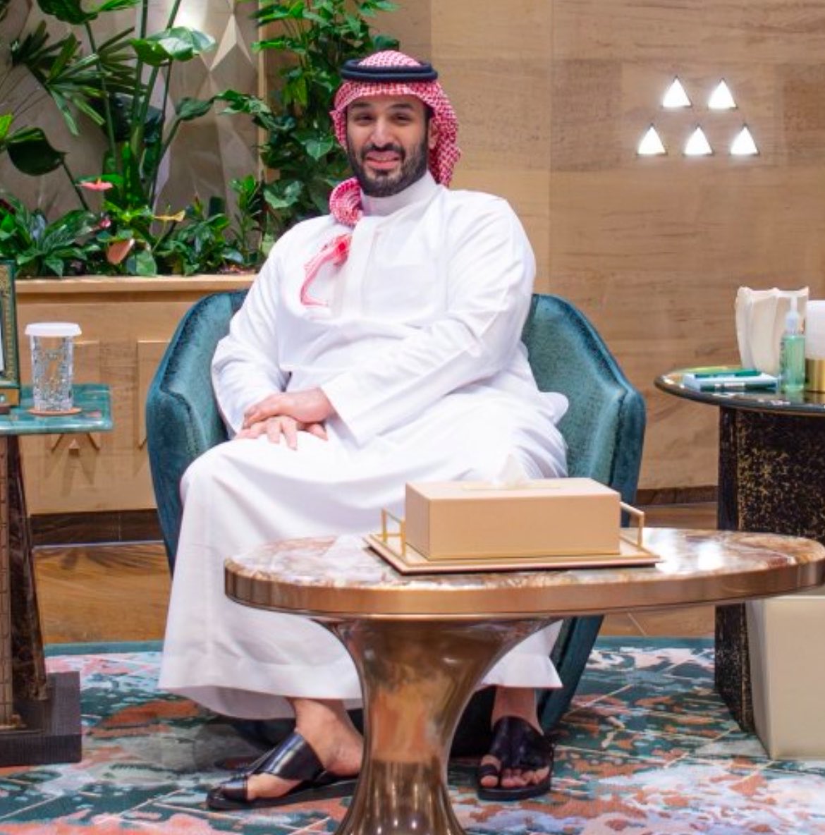 The_mbs1's tweet photo. فديت الوجه
اكتمل يومي🤍🤍🥹 https://t.co/idqtmDw6Yo
