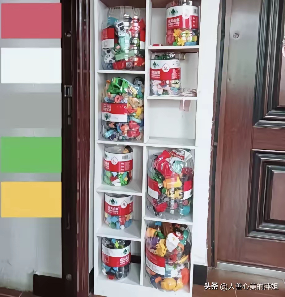 TyrellRosngz's tweet photo. Transformé botellas plásticas viejas en un práctico organizador de escritorio Súper fácil y ecológico!， https://t.co/sxogNjN3IZ