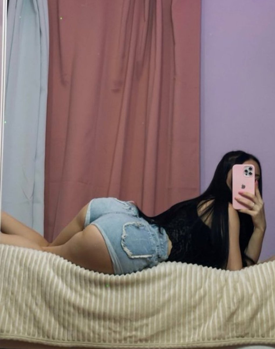 sofiaahott's tweet photo. Quien chat hot? Estoy muy caliente 🔥🔥 https://t.co/PUn1LRv5wk