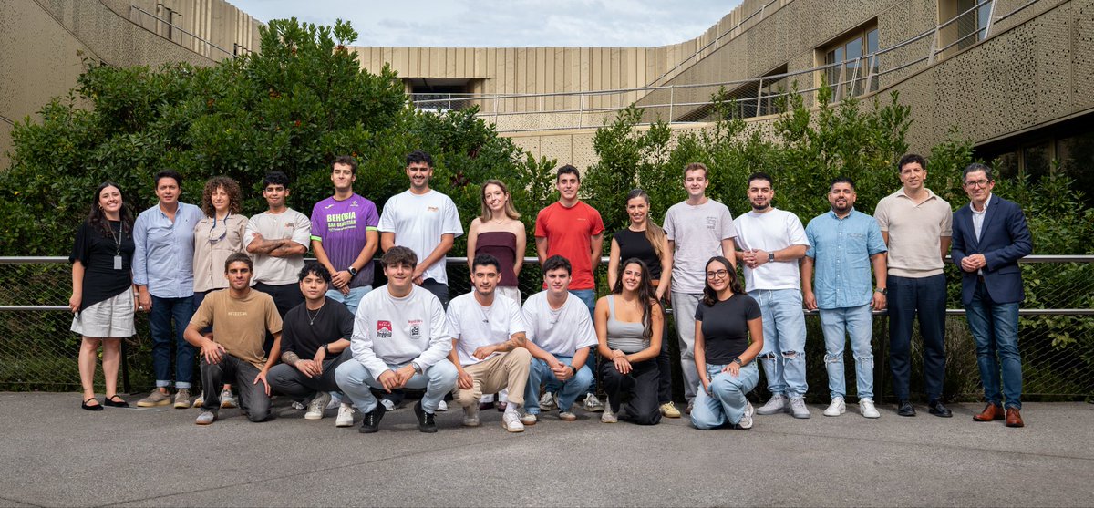 bculinary's tweet photo. 🚀Arrancamos la semana dando la BIENVENIDA a una nueva generación de profesionales preparada para aprender, crecer y seguir desarrollando su pasión.
Comienzan el Máster en Cocina, el Máster en Cocina Dulce y el Curso en Bartender.
¡A por todas! 🙌 https://t.co/1Sl04V3E1b