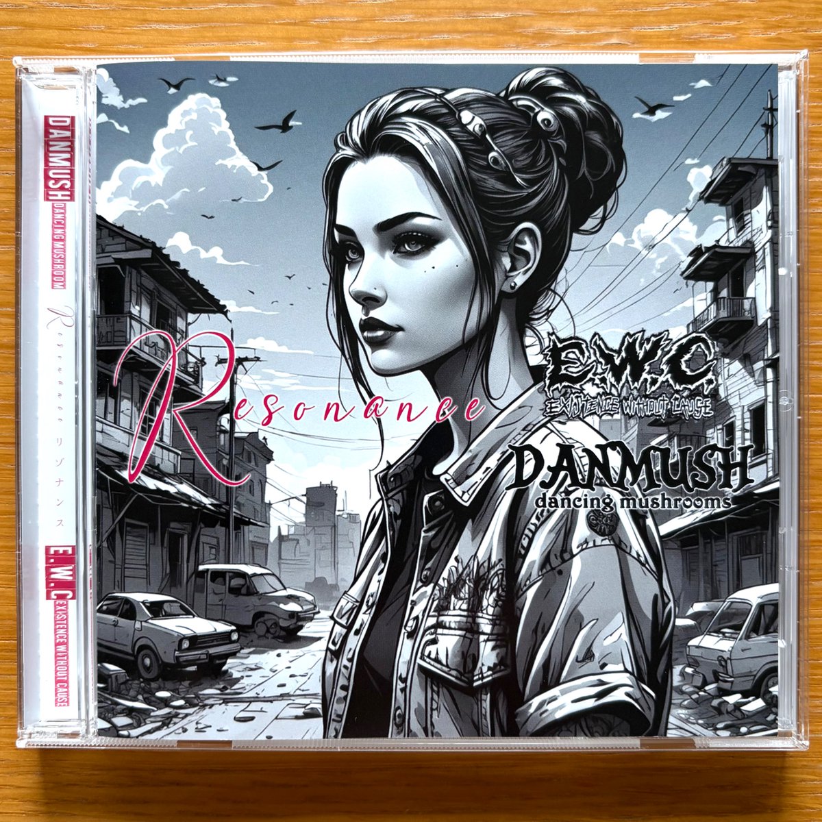 zrdgmd's tweet photo. きのう聴いたCD
Danmush/E.W.C.
Resonance
2024
国産ハードコア×2のスプリット。Danmushはこんなにメタリックでしたっけ？となるHeavy＆thrashingな楽器にAyakoさんのおきゃんなVoでめちゃポップかつ攻撃的、とくに⑤Direct Attackは名曲！　EWCは極重な曲に繊細にノイズを絡めてスリリング。傑作。 https://t.co/10Ms1mAI6k