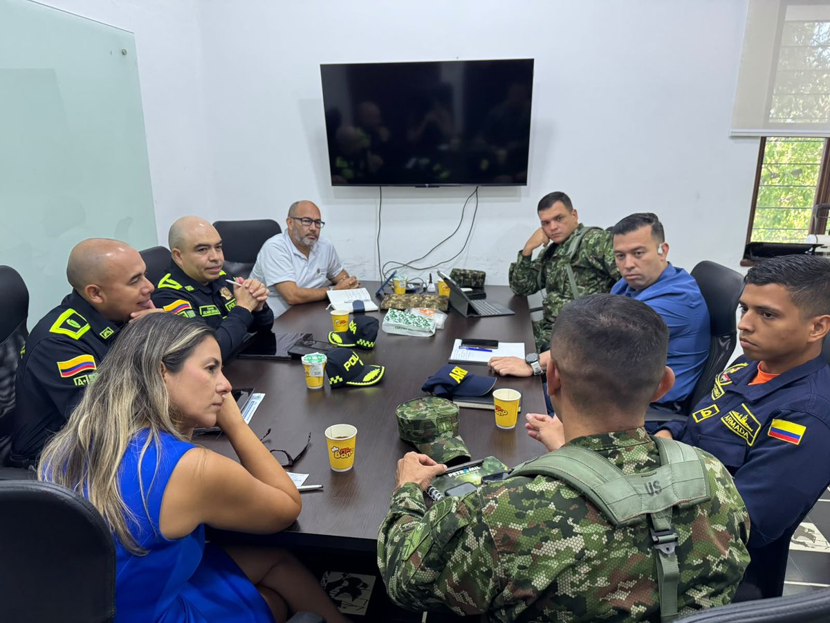 MagdalenaGober's tweet photo. La seguridad del Magdalena se fortalece con articulación y trabajo conjunto.

Por directriz de la gobernadora @mmarguiguerra, desde la Secretaría del Interior lideramos nuestra reunión semanal de articulación con el @COL_EJERCITO, la @PoliciaColombia y la @ArmadaColombia… https://t.co/h6E1m9nwsX