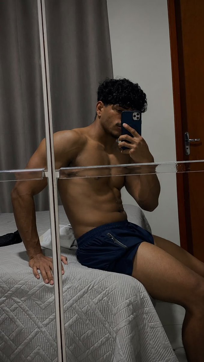 veveanane's tweet photo. Qual ficou melhor? https://t.co/cF4GVLoTlL