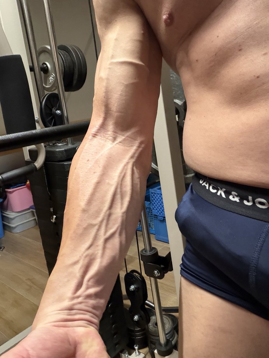 Justin_Libo's tweet photo. Time to punish these abs until they're rock hard and dripping with sweat 😤💪🔥 Gonna sculpt this torso into a masterpiece while my cock stays heavy and ready. Who's watching me work? 😈👀

#JustinLibo #AbsTraining #MuscleSlut #SweatDripping #CockReady #GymSlut https://t.co/r3FnhMt0In