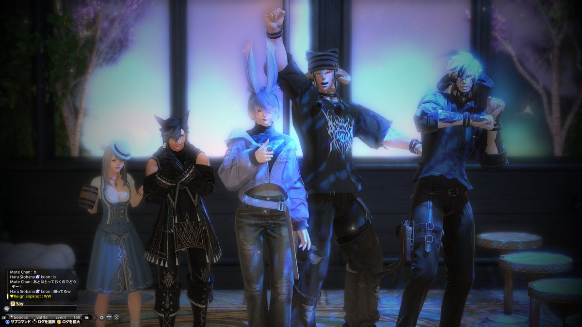 MUTE_FF14's tweet photo. おじゃましてきました☺️
深海のような落ちついた照明の店内で雰囲気が良かったです！短い間だけど、皆さん気さくで楽しかった～！
SS撮り終わったら囲まれててリンチされてるかと思いましたｗ

#れいんお店やるってよ https://t.co/pb7abz6oKA