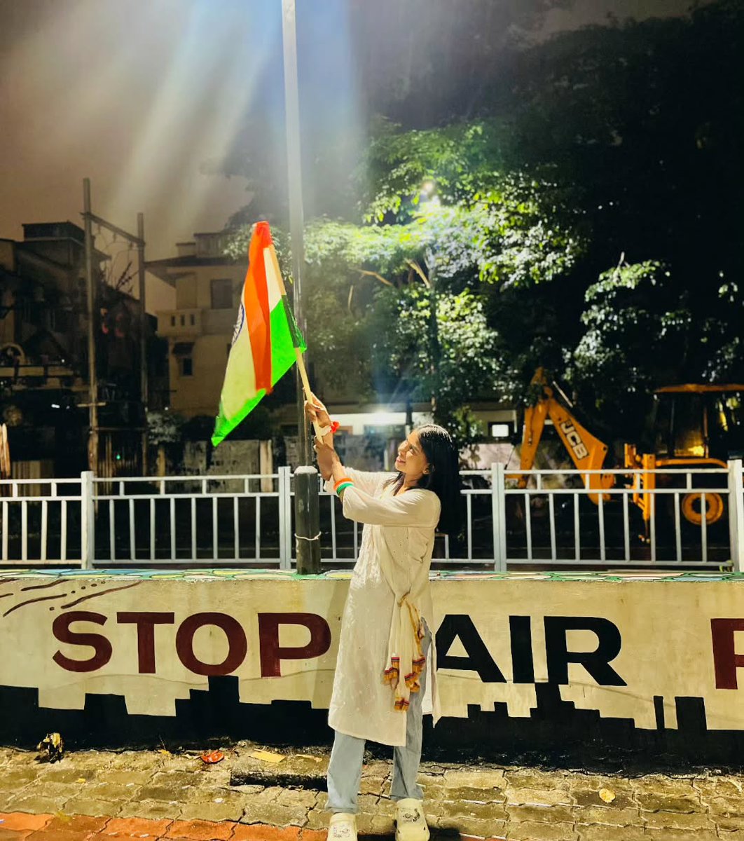 JoniLohanlcoa's tweet photo. @KarrenZuclich India 🙏 https://t.co/Qh4Qrqj3wm