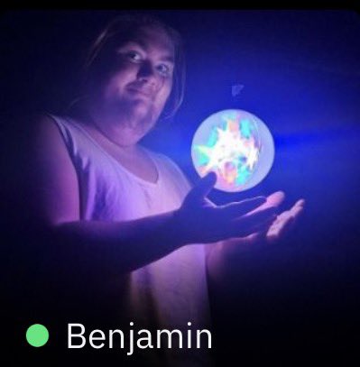 madelineisdead1's tweet photo. opened up grindr for the first time in forever and saw this https://t.co/EGOnIsdbNG